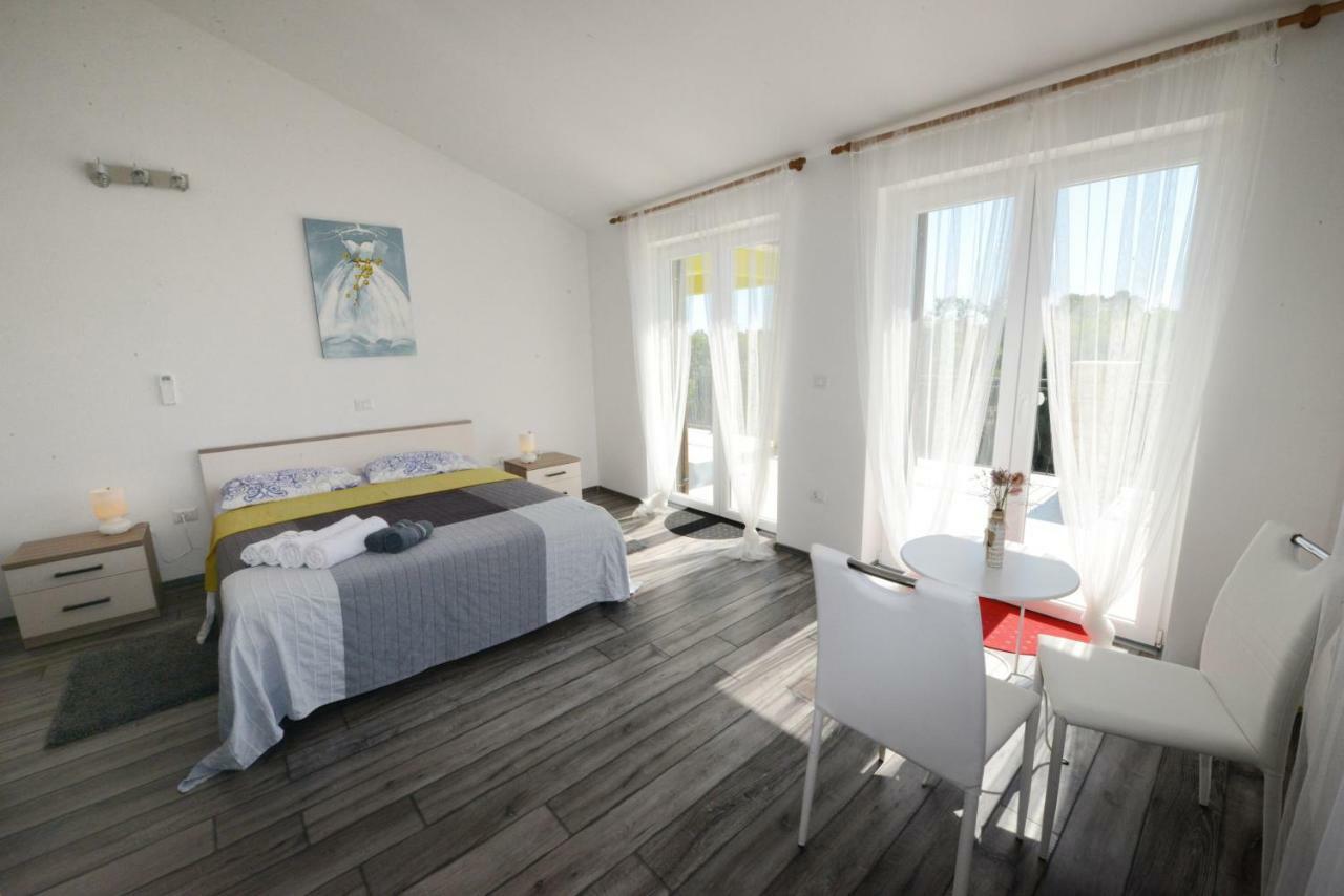 Villa Kontesici 14 Zelena Laguna Dış mekan fotoğraf