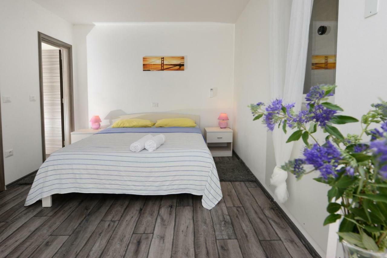 Villa Kontesici 14 Zelena Laguna Dış mekan fotoğraf